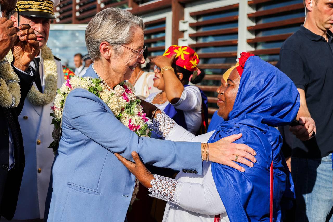 Aux côtés des Mahoraises et des Mahorais - La Première ministre a dû affronter la colère d'habitants de l'île, confrontée à sa pire sécheresse depuis 1997
