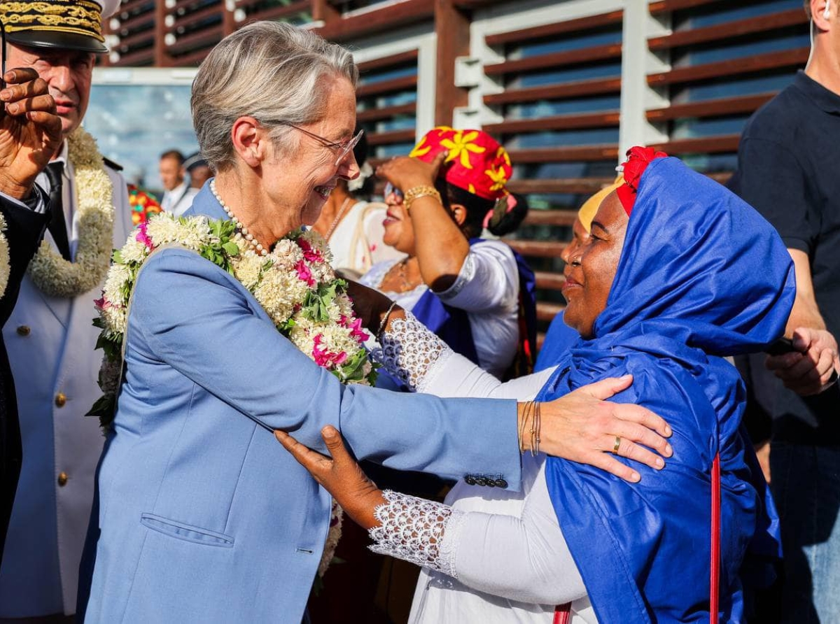 Aux côtés des Mahoraises et des Mahorais - La Première ministre a dû affronter la colère d'habitants de l'île, confrontée à sa pire sécheresse depuis 1997