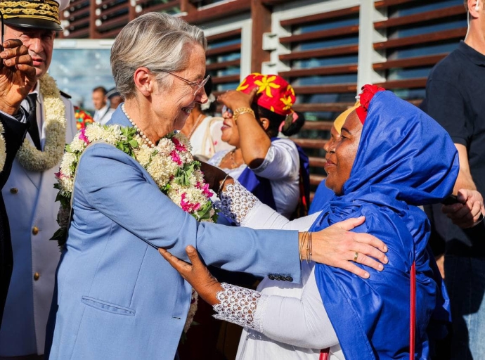 Aux côtés des Mahoraises et des Mahorais - La Première ministre a dû affronter la colère d'habitants de l'île, confrontée à sa pire sécheresse depuis 1997